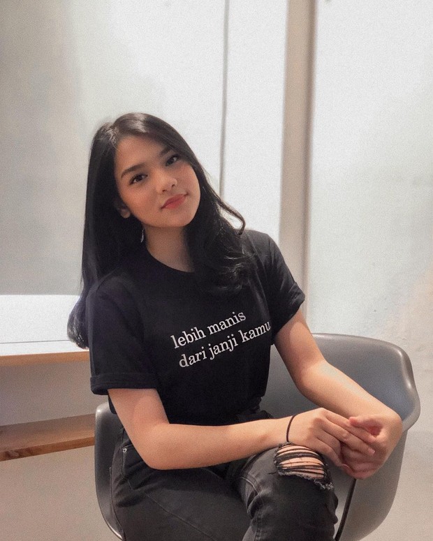 Pesona Davina Karamoy/Instagram.com/davinaakaramoy Pesona Davina Karamoy