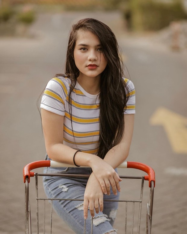 Pesona Davina Karamoy/Instagram.com/davinaakaramoy Pesona Davina Karamoy