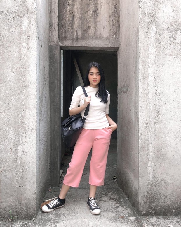 Pesona Davina Karamoy/Instagram.com/davinaakaramoy Pesona Davina Karamoy