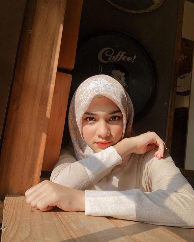 Pesona Davina Karamoy/Instagram.com/davinaakaramoy Pesona Davina Karamoy