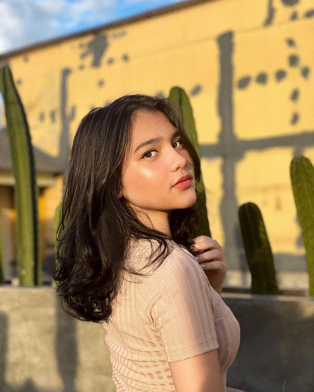 Pesona Davina Karamoy/Instagram.com/davinaakaramoy Pesona Davina Karamoy