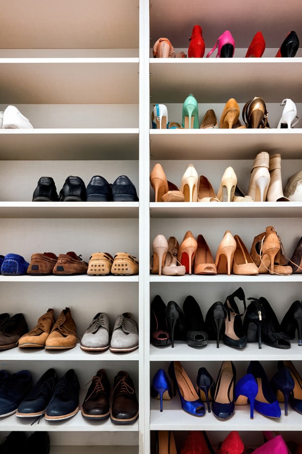 shoes rack (sumber : freepik) shoes rack (sumber : freepik)