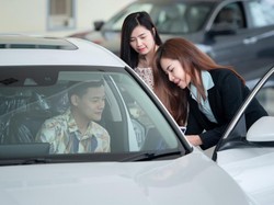 Pikir Lagi! Ini 5 Alasan Ketika Ragu Membeli Mobil Baru