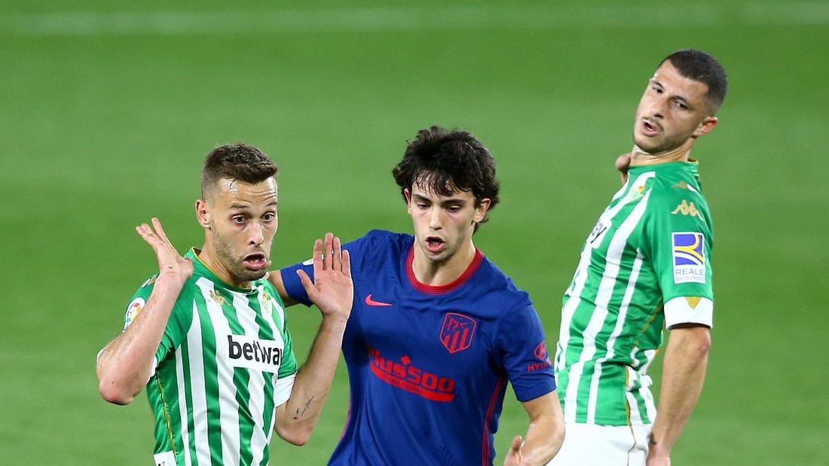 Atletico Madrid berimbang 1-1 di markas Real Betis. (Foto: Getty Images/Fran Santiago)