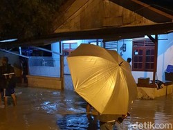 Banjir Rendam Puluhan Rumah di Desa Wadas Karawang