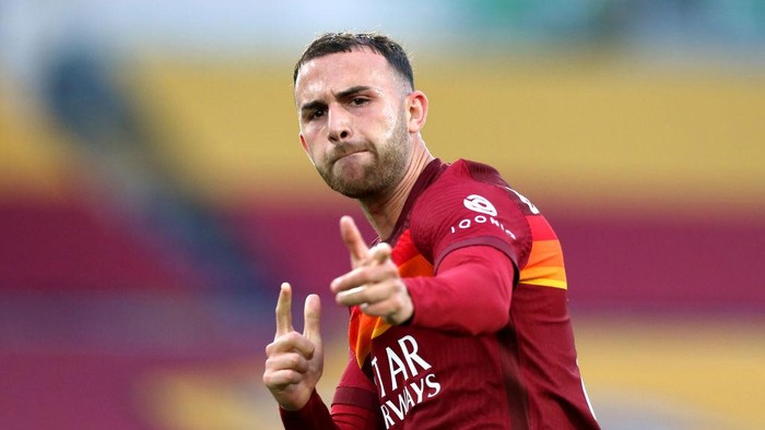 ROME, ITALY - APRIL 11: Borja Mayoral of A.S Roma celebrates after scoring their sides first goal during the Serie A match between AS Roma and Bologna FC at Stadio Olimpico on April 11, 2021 in Rome, Italy. Sporting stadiums around Italy remain under strict restrictions due to the Coronavirus Pandemic as Government social distancing laws prohibit fans inside venues resulting in games being played behind closed doors. (Photo by Paolo Bruno/Getty Images)