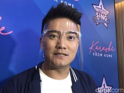 Boy William Sentil Hujatan dengan Tulisan Barcelona Fashion Week