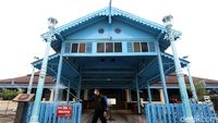 Disinfeksi Menyeluruh Masjid Agung Solo Sambut Ramadhan