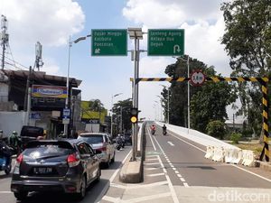 Flyover Tapal Kuda LA Dibuka, Cuma Sedikit yang Lewat Flyover Tapal Kuda LA Dibuka, Cuma Sedikit yang Lewat