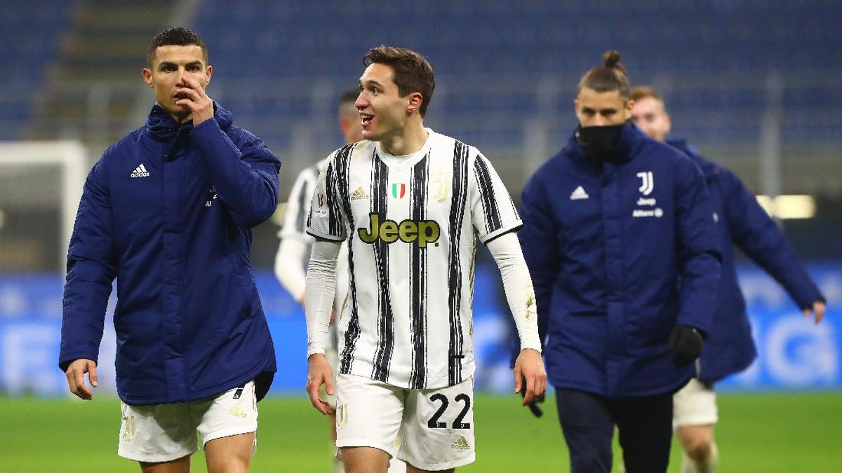 Federico Chiesa menyebut Cristiano Ronaldo datang dari planet lain (Foto: Getty Images/Marco Luzzani)