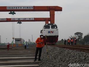 Luhut dan Budi Karya Cek Progres Depo Kereta Cepat Tegalluar Luhut dan Budi Karya Cek Progres Depo Kereta Cepat Tegalluar