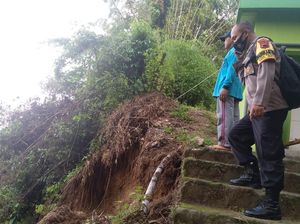 Bukit di Dekat Makam Sunan Pandanaran Klaten Longsor