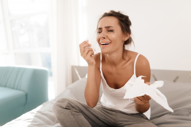 Manusia memiliki 3 jenis air mata. Pertama, air mata refleks bermanfaat untuk membersihkan kotoran pada mata.