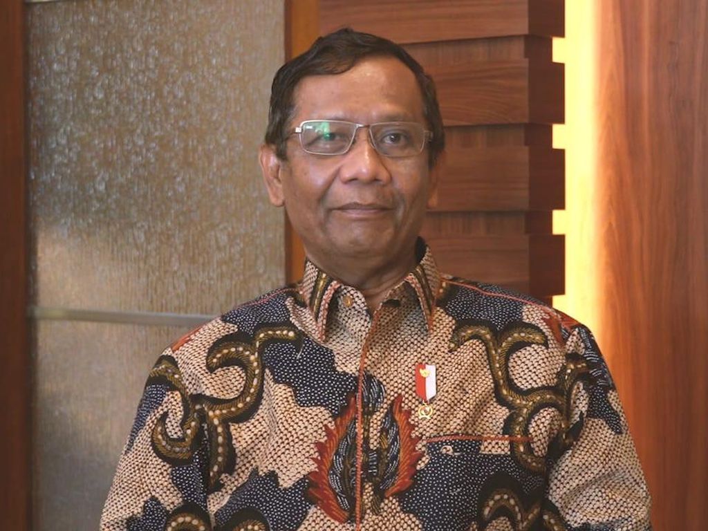 Mahfud Ogah Respons Kritik Sumbu Pendek Andi Arief