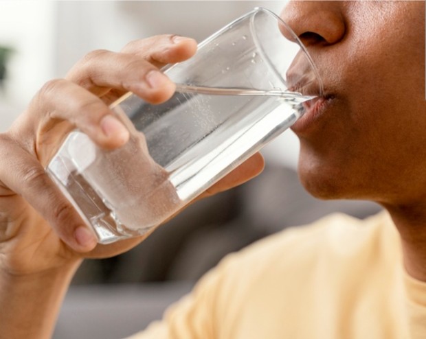 Minum Air Putih yang Cukup