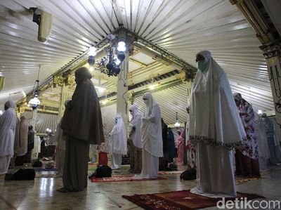 Momen Tarawih di Masjid Gedhe Kauman Yogyakarta