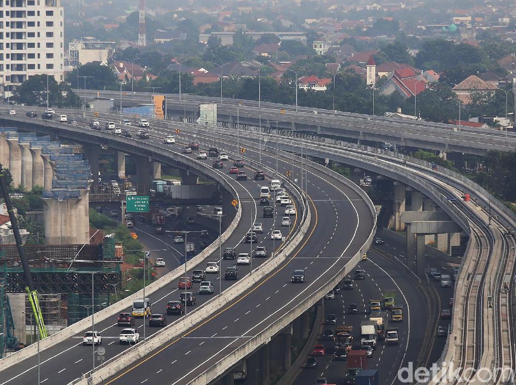 Ada Perbaikan Jalan, Lalin di Tol Layang MBZ Arah Cikampek Macet Ada Perbaikan Jalan, Lalin di Tol Layang MBZ Arah Cikampek Macet