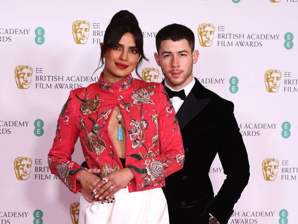 Priyanka Chopra dan Nick Jonas Dikaruniai Anak Pertama Lewat Rahim Pengganti