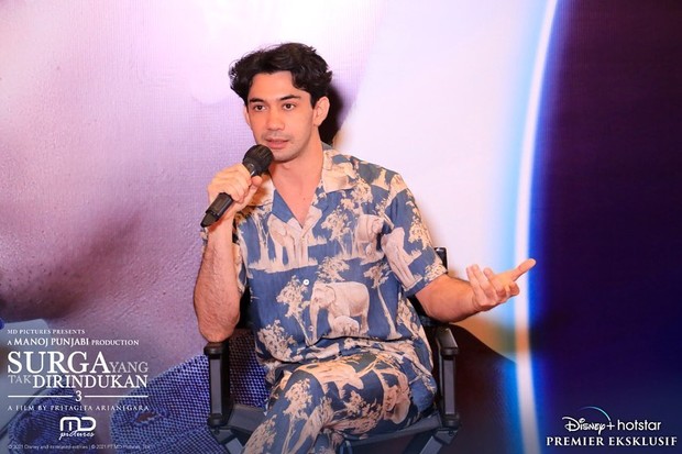 Surga Yang Tak Dirindukan 3/sumber: Instagram.com/filmsytd Reza rahadian surga yang tak dirindukan