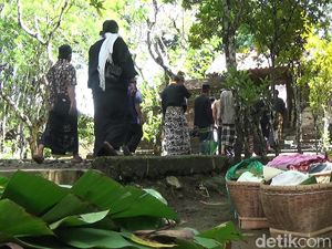 Mengintip Tradisi Nyadran Gede di Petilasan Girilangan Banjarnegara