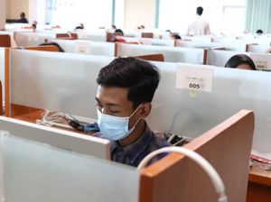 1.000 Peserta Ikuti UTBK-SBMPTN Unair Hari Pertama 1.000 Peserta Ikuti UTBK-SBMPTN Unair Hari Pertama