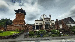 7 Masjid Terindah di Indonesia yang Bisa Dikunjungi Saat Ramadhan