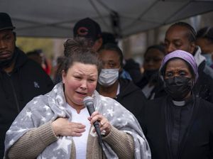 Keluarga George Floyd Kutuk Penembakan Pria Kulit Hitam Oleh Polisi