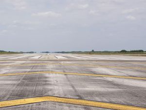 Foto Bandara Terbesar di Dunia yang Tak Pernah Ada