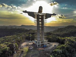 Brasil Bangun Patung Raksasa Yesus Baru, Lebih Tinggi dari di Rio de Janeiro Brasil Bangun Patung Raksasa Yesus Baru, Lebih Tinggi dari di Rio de Janeiro