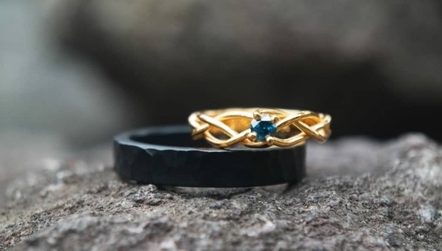 Cincin dari Rockologist