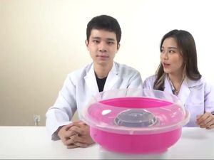 Jessica Jane dan Jess No Limit Eksperimen Gulali Pakai Gula hingga Bumbu Mie Goreng! Jessica Jane dan Jess No Limit Eksperimen Gulali Pakai Gula hingga Bumbu Mie Goreng!