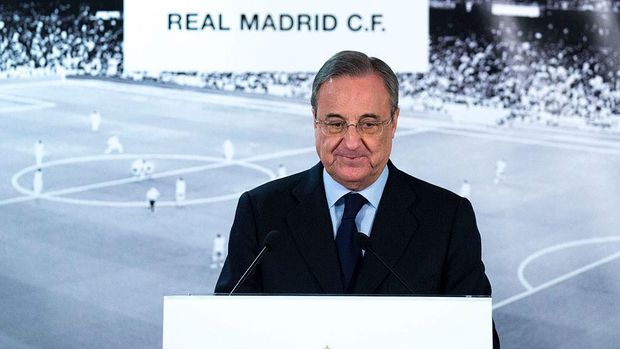 MADRID, SPAIN - JANUARY 04:  Real Madrid CF president Florentino Perez gives a speech as he comunicates the dismissal of Rafael benitez and announces Zinedine Zidane as new Real Madrid head coach at Santiago Bernabeu Stadium on January 4, 2016 in Madrid, Spain.  (Photo by Gonzalo Arroyo Moreno/Getty Images)