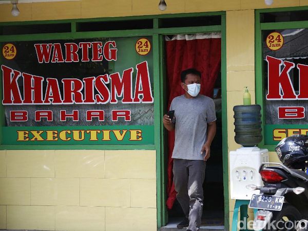 Hormati Bulan Ramadhan, Warteg di Jakarta Ditutup Tirai