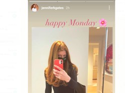 Pelanggaran! Putri Bill Gates Nekat Pakai iPhone