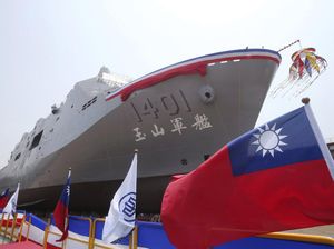 Siap Perang di Laut China Selatan, Taiwan Pamer Kapal Perang Amfibi Terbaru