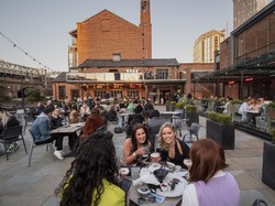 Kendati Sudah Vaksin Covid-19, Tetap Waspada Saat Makan di Restoran, Ya