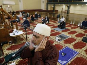 Melihat Tarawih Pertama Umat Muslim di Chicago AS