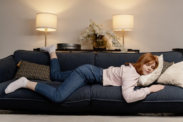 mengganti tidur malam dengan tidur siang