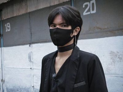 8 Potret Pria Tulungagung yang Viral Cosplay Low Budget Jadi Pemain Drakor