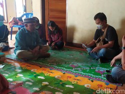 Cerita Kakek Penarik Becak yang Uangnya Dicuri Saat Salat di Masjid