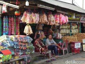 Mudik Dilarang, Ini Suara Pedagang di Pantura Karawang