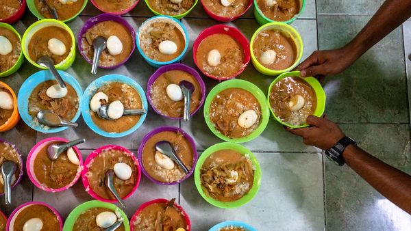 Potret Buka Puasa di Hari Pertama Ramadhan dari Semarang-Malang