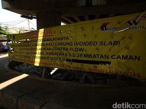 Foto Proyek Pelebaran Jembatan Kali Cakung yang Tak Kunjung Rampung