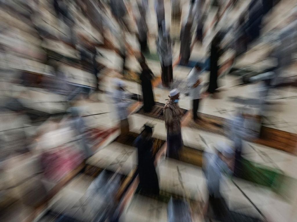 Potret Salat Tarawih Pertama di Beberapa Wilayah Indonesia Potret Salat Tarawih Pertama di Beberapa Wilayah Indonesia