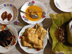 Sambut Ramadhan Warga Banyuwangi Sajikan Ketupat dan Opor Ayam yang Sakral