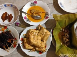 Sambut Ramadhan Warga Banyuwangi Sajikan Ketupat dan Opor Ayam yang Sakral