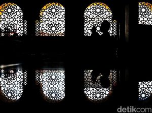 Semangat Anak-anak Pesisir Jakarta Cari Pahala di Bulan Puasa