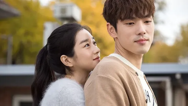 Seo Yea-ji dan Kim Jung-hyun dalam film Stay with Me atau Meet the Memories - First Love pada 2018.