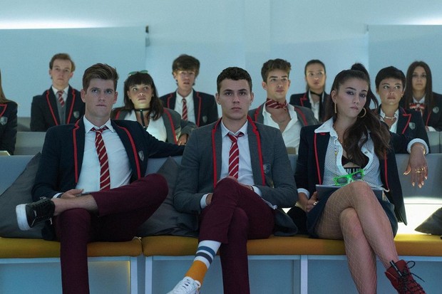 Sinopsis Élite Season 4/instagram.com/netflix Meskipun musim keempat akan terlihat berbeda, itu tidak berarti semua pemerannya sepenuhnya baru. Akan ada pemain lama, seperti Sam (Itzan Escamilla), Guzmán (Miguel Bernardeau), Rebeca (Claudia Salas), Ander (Arón Piper), dan Omar (Omar Ayuso) dan Cayetana (Georgina Amorós)