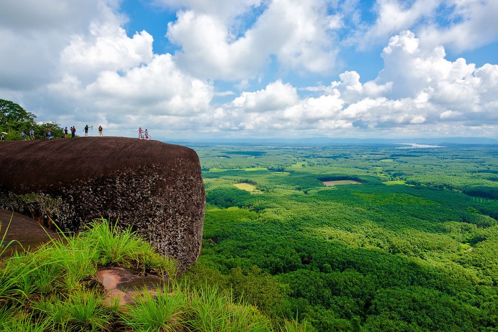 Three Whale Rock di Thailand